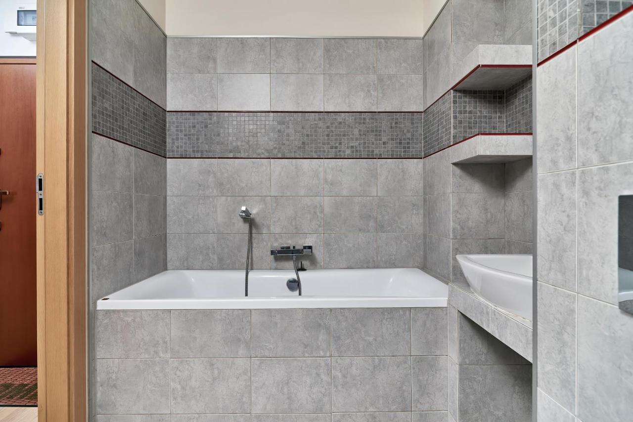Apartament Spiżowa With Balcony By Renters